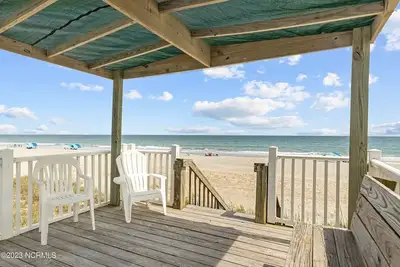 Image de Oceanfront Spectaculars, sleeps 8-10, Hot Tub, Per friendly