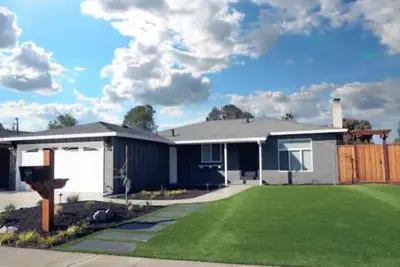 Image de 3bd\/2ba Remodeled Luxury Home + Steam Shower!