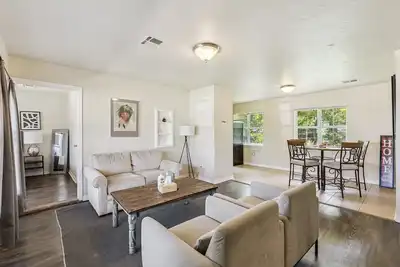 Image de 2br Family Getaway with WiFi + Smart Tv #Ta
