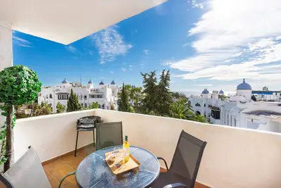 Image de Penthouse Medina | Piscine, Terrasse & Vue Mer à Calahonda