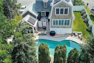 Image de Solo Fish - Family home, walk to beach and pool!