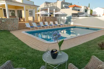 Vilamoura Beach Cozy Villa With Private Heat Pool