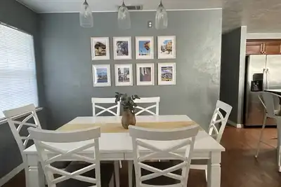 Image de Hello Sunshine! Beautiful 4/2 Home near Beach and Downtown!