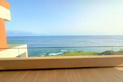 Image de Ocean Mirror Ãpartment in Praia\nCoastal luxury with sea view and 3 bedroom