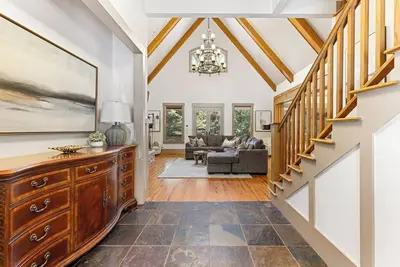 Image de Griffin Getaway, Spacious Lakehouse Backyard Firepit / Patio Fireplace / Grill. Family Friendly!