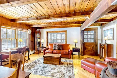 Image de 1970s acreage surrounded by trees with deck, grill, & internet
