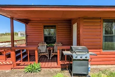 Image de Star Valley cozy log cabin close to the Chickasaw National and Turner Falls Park