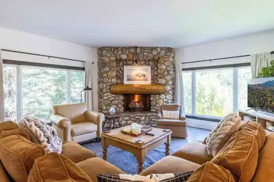Image de Stunning Elkhorn Condo with Sauna, Hot Tub, + More!
