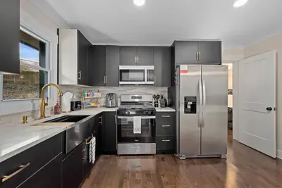 Image de Entire home in Decatur-sleeps 10