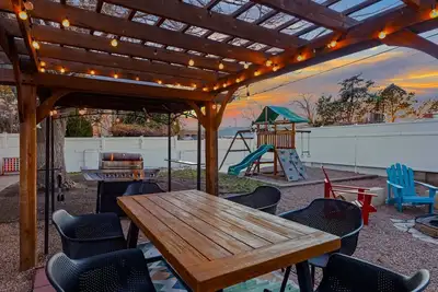 Image de Retreat w/ HotTub, Steam Room, Bbq, Arcade, Nintendo Switch, WorkSpace & W/D\n