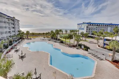 Image de Sunny Fort Walton Beach Condo - Walk to Ocean!