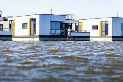 Image de Hausboot für 6 Gäste mit 85m² in Ribnitz-damgarten