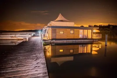 Image de Hausboot für 6 Gäste mit 45m² in Klitten