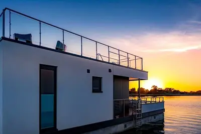 Image de Hausboot für 6 Gäste mit 85m² in Ribnitz-damgarten