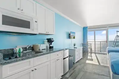 Image de Oceanfront Serenity with Resort Pools | 2Beds