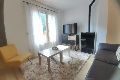 Image de Loft cosy à Villanúa avec piscine, 2 lits doubles, cuisine équipée, salle de bain avec douche