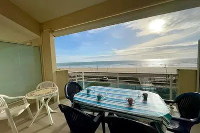 Image de Appartement T2 + Mezzanine avec 2 Salles d'Eau et Parking Privé, Bord de Mer - St-Hilaire-de-Riez