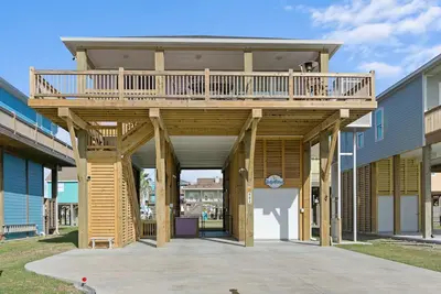 Image de Salty Pelican: 3 Br, 3 Ba House in Crystal Beach, Sleeps 9