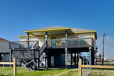 Image de Beachy Keen | Pet Friendly + Only 1 Block to Beach!