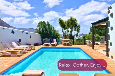 Image de A beautifully appointed villa in the picturesque village of Yaiza, Lanzarote.