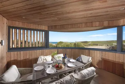 Image de Harlyn Penthouse - A superb sea view duplex penthouse just metres from the beach, with two terraces