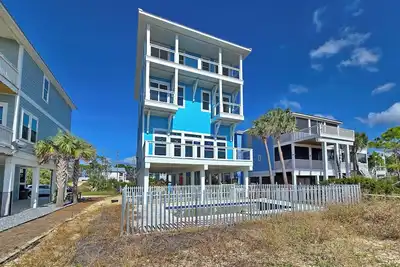 Image de Moonflower: 6br Beachfront Home- Priv. Pool, Pet Friendly, Sleeps 24, Hot Tub!