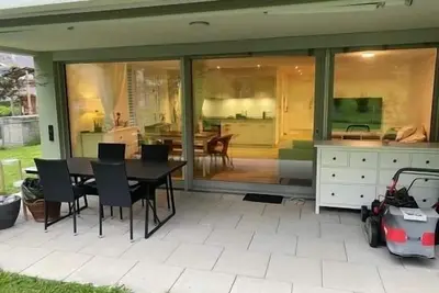 Image de Modern Condo with fenced yard, near lake, hiking trail and ski retreat