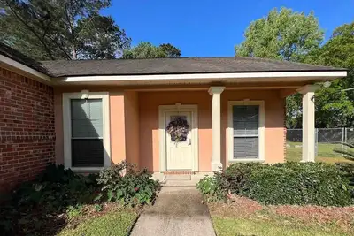 Image de BestStays@Bayou-Chic -work crews love us. Fenced with Wifi