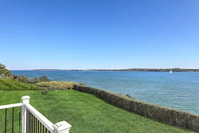 Image de Spectacular water views of Beaver Tail and Jamestown Bridge