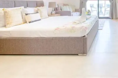 Image de Gorgeous Posh Studio in Dubai silicon Oasis
