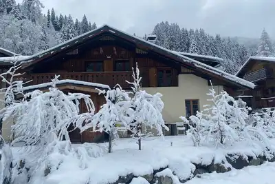 Image de Spacieux et chaleureux chalet Joyeux Flocon: 7 chambres, 6 douches et 6 wc