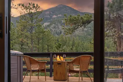 Image de Elegant A-Frame w\/ Hot Tub Views! Close to town, skiing, & hiking!