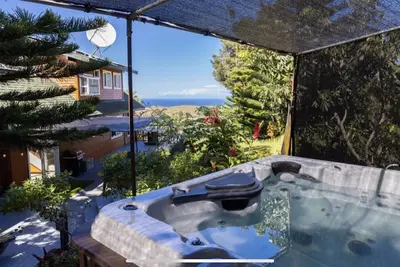 Image de Lua Hoana - Large Ocean View Home with Hot Tub