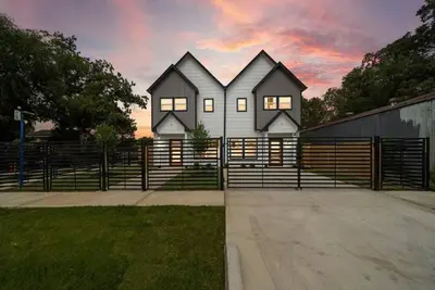 Image de Modern Home with Office + High Speed Wi-Fi