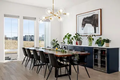 Image de Luxe modern 6, 500 sq ft house - situated on park