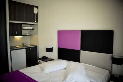 Image de Minutes Away from Saint-Nazaire! Outdoor Pool, Pet-friendly Property!