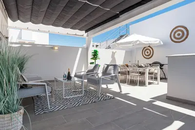 Image de Luxury penthouse with rooftop at top location