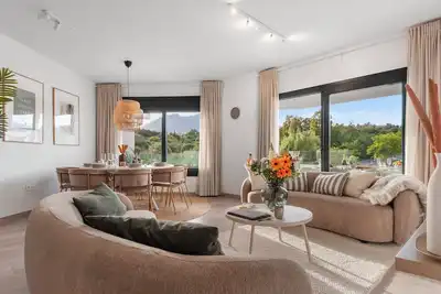 Image de Modern 3-bedroom family apartment Estepona Centre