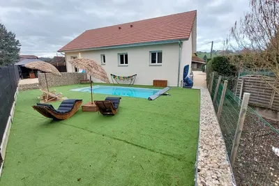 Image de Maison tout confort avec piscine, 10 couchages