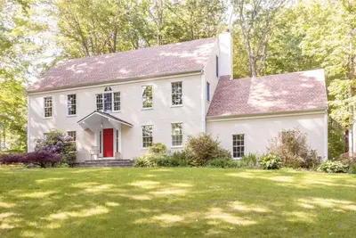 Image de Contemporary and Stylish, 4-Bedroom, Madison Ct