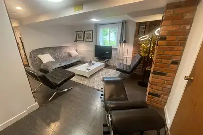 Image de Victoria (Saanich) renovated, 1 bedroom, Den & sofa bed option for 90+ day rental