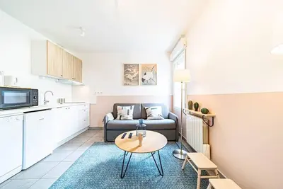 Image de Le petit Montel- studio avec garage-métro Valmy
