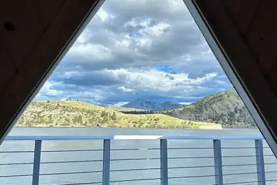 Image de Dome Home on Holter Lake\nUnique Lakefront Home with Boat Access Only