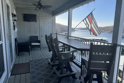 Image de Cute and cozy lakeside paradise condo located on the 3mm
