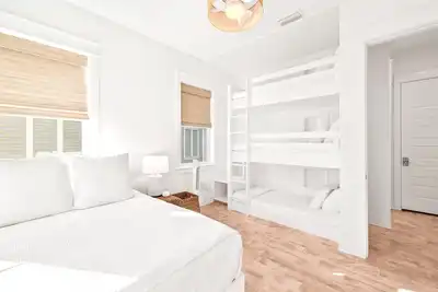 Image de Stay on 30a: Pick Me Beaches 30a, Golf Cart!