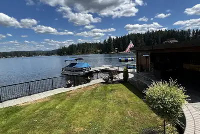 Image de Lakefront Guesthouse Cabin with Loft