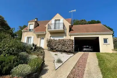 Image de Maison familiale avec jardin et piscine - proche Disneyland