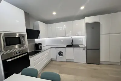 Image de Modern Duplex Apartment - 2’ to the Beach! (Huelin area, genuine local Malaga! )