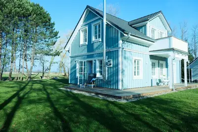 Image de Gemütliches Haus mit Kamin, Sauna, Garten und Terrasse - Haus Schwedentraum