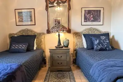 Image de BestStays@Sapphire- a Duplex Near Hospitals large groups ok. TVs in all rooms\n\n